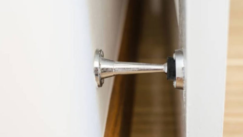 Wise Benefits of Installing a Door Stopper